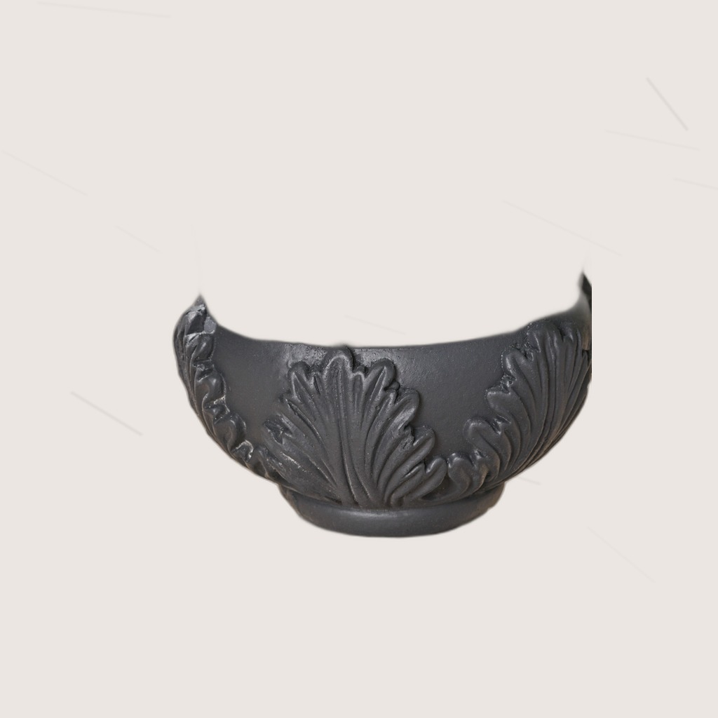 DELPHINE URN