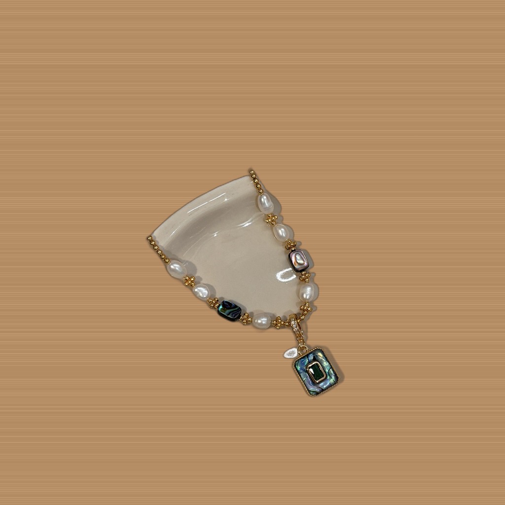 Natural Abalone Shell Pendant Choker Necklace