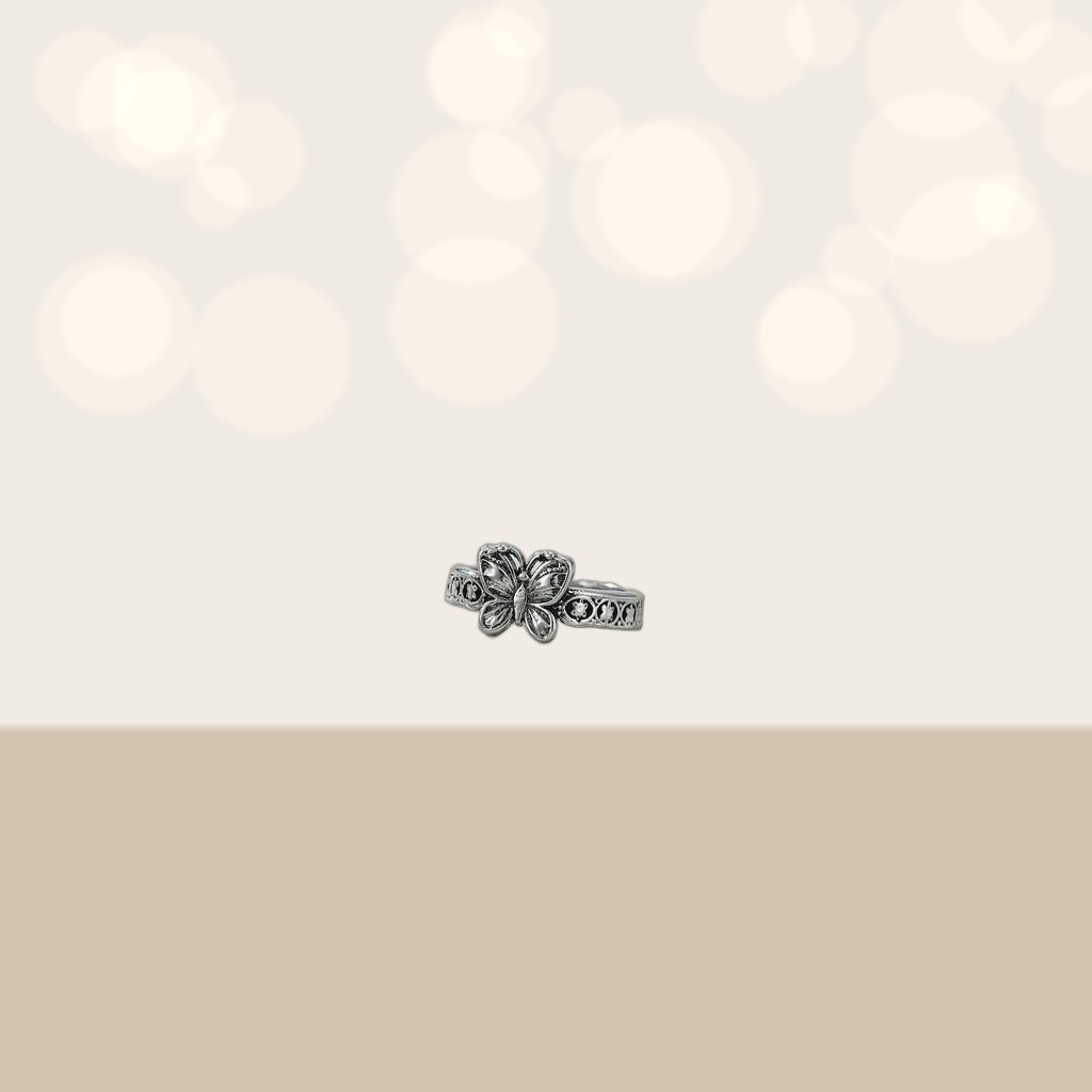 Retro-style Fashion-forward And Creative Ring