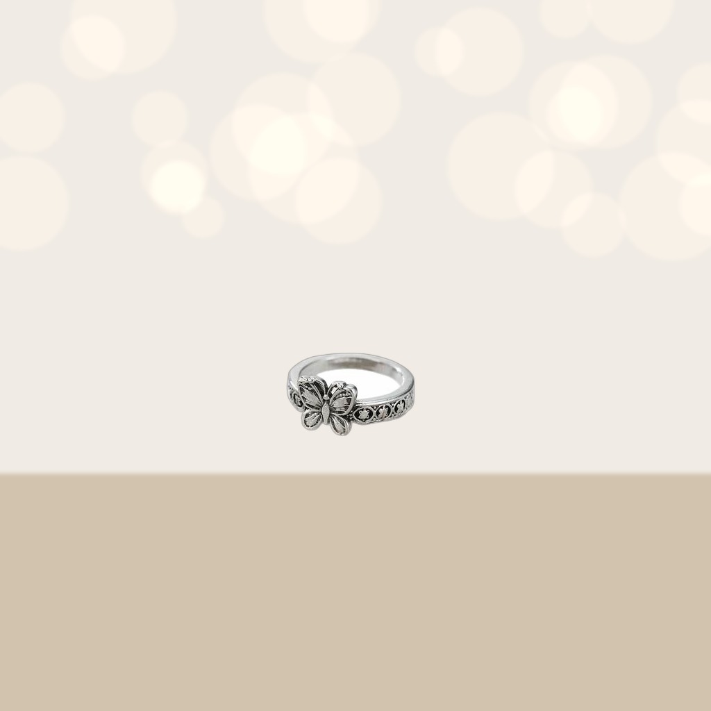 Retro-style Fashion-forward And Creative Ring